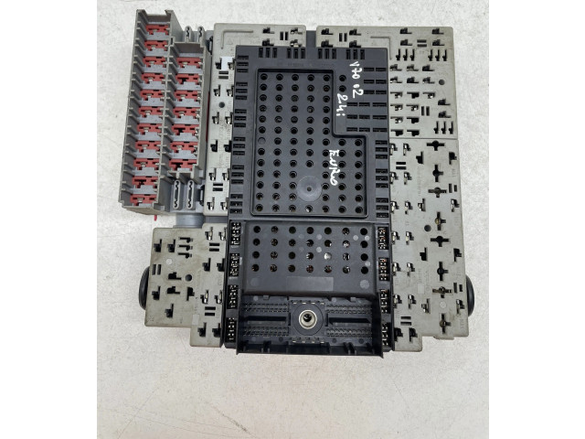 Блок предохранителей 08679899, 08696098 Volvo V70