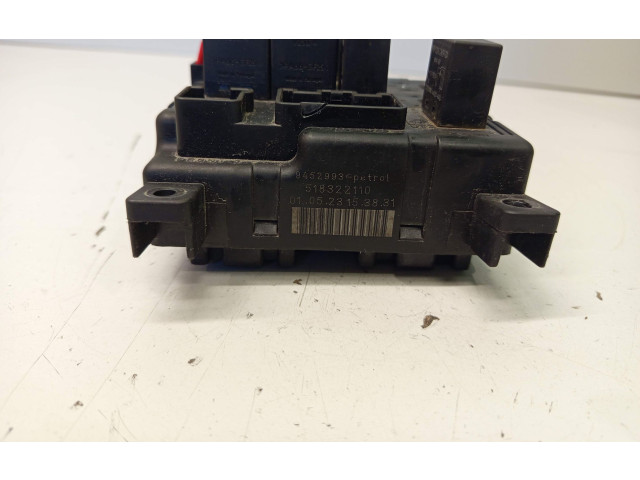 Блок предохранителей 9452993, 518322110 Volvo S60