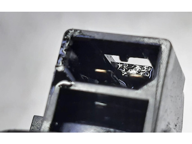 Форсунка 038130073AG    Skoda Octavia Mk2 (1Z)   