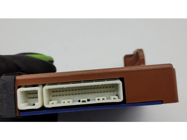 Блок управления 8865053112, 1776006320   Lexus IS 220D-250-350