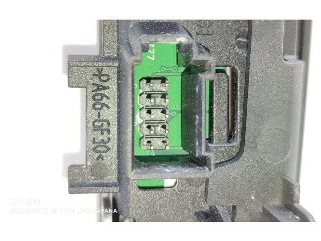 Блок управления 82B713463   Audi A1