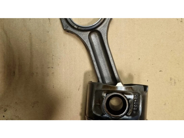 Píst 0840BB BMW 3 E92 E93 pro naftový motor 2.0