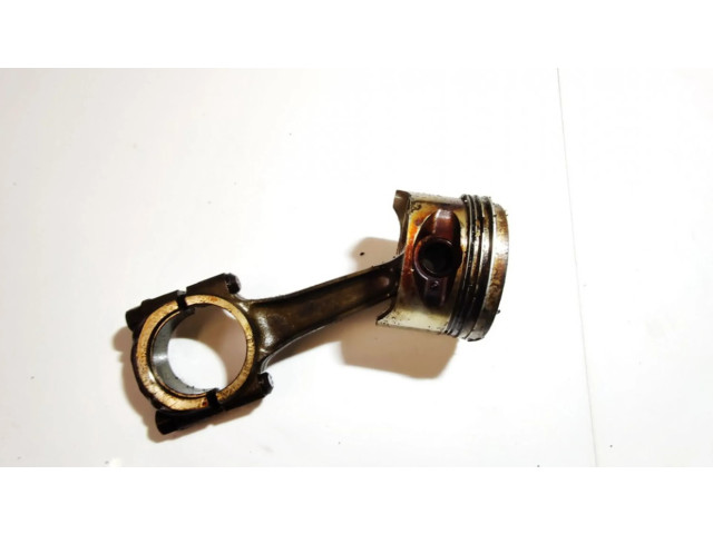 Píst Citroen Xsara pro benzínový motor 1.6