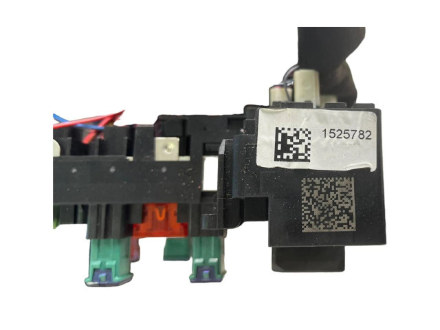 Блок предохранителей  1525782   Volkswagen Crafter    