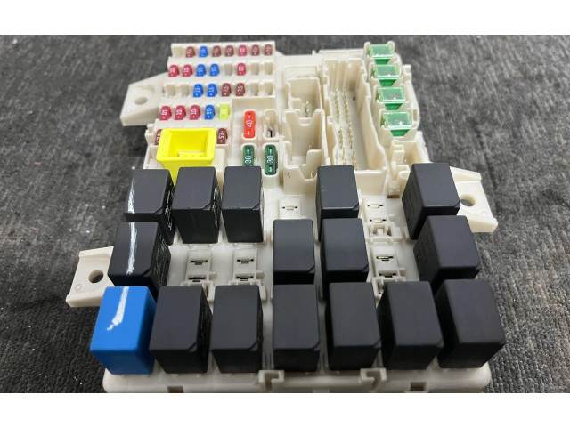 Блок предохранителей  8565A174   Mitsubishi Colt    