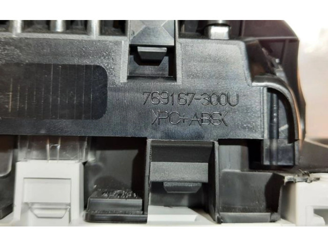 Přístrojová deska Peugeot 108 2020 B001115380