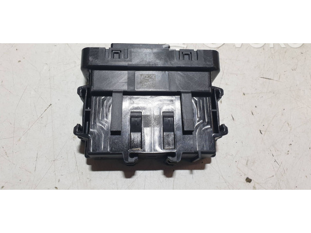 Блок управления 284Y66LA7B, F005V03220   Dacia Jogger