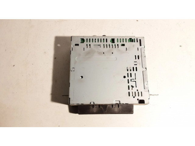 Радио/ проигрыватель CD/DVD / навигация