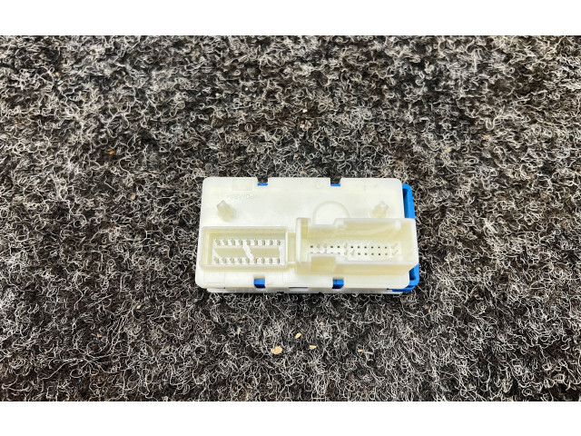 Блок предохранителей 8795477, 61358795477   BMW X3 G01    