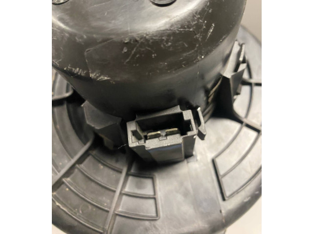 Вентилятор печки 13149484, 560961104 Opel Meriva A