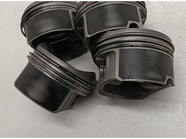  Поршень    Audi A3 S3 8P  