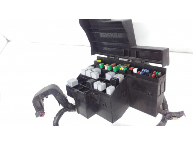 Блок предохранителей 6R8T14290KF, 2R8T14A003EC Jaguar S-Type