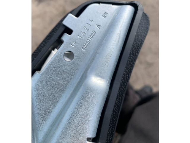 Генератор A2048600205   Mercedes-Benz GLK (X204)      