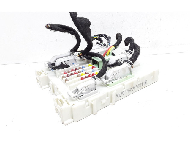 Блок предохранителей 31394963 Volvo V40