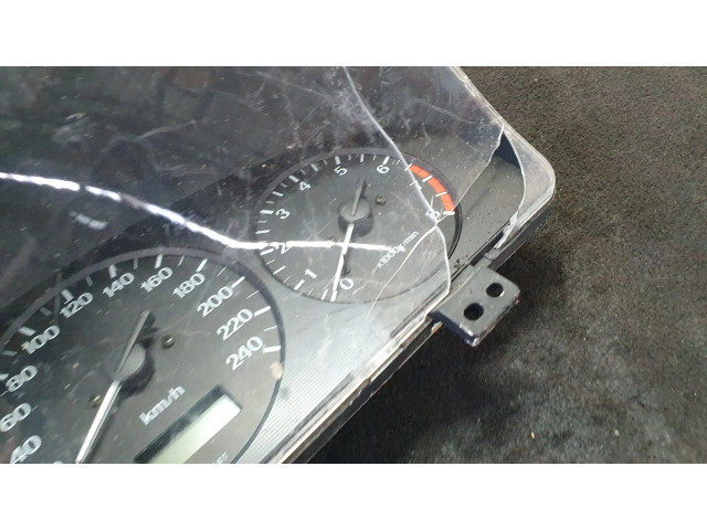 Панель приборов GE6WD   Mazda 626       