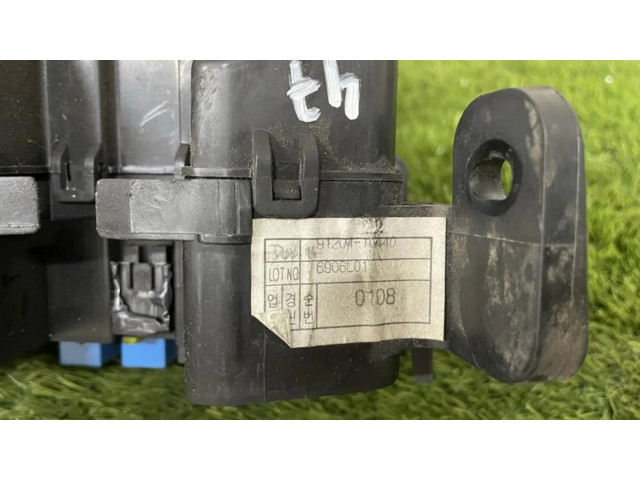 Блок предохранителей 9120410440   KIA Rio    