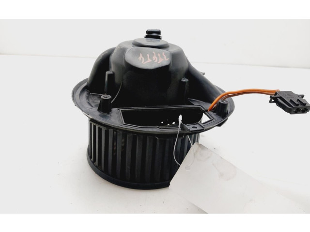 Вентилятор печки 1K1819015F Audi Q3 8U