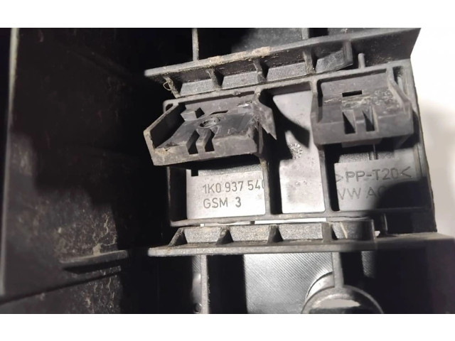 Блок предохранителей 1k0937540 Skoda Octavia Mk2 (1Z)