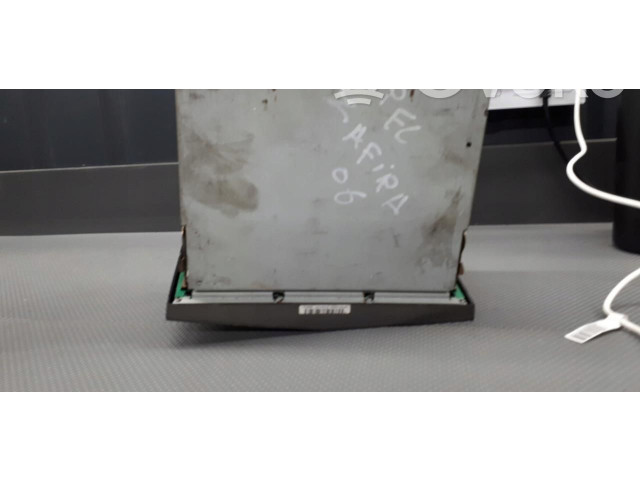 Pojistková skříňka Радио/ проигрыватель / навигация 93183902 Opel Zafira B 2009