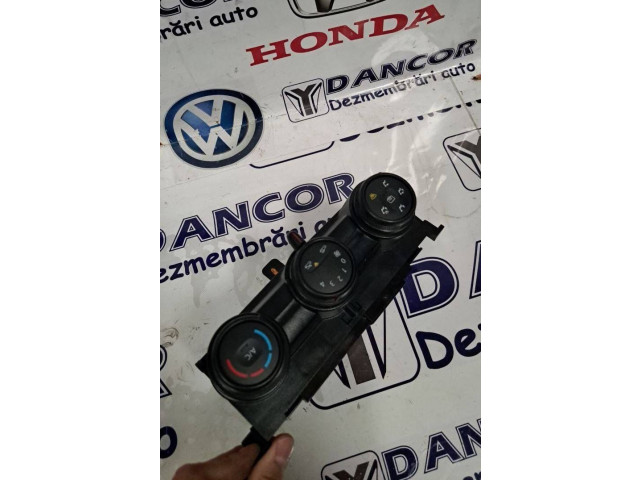 Модуль блока управления кондиционером 285255204R Dacia Duster II