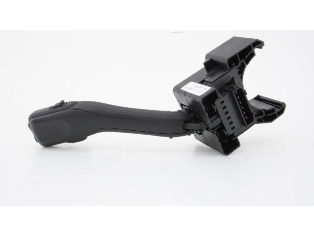 Ручка стеклоочистителей 4B0953503G   Audi TT Mk1