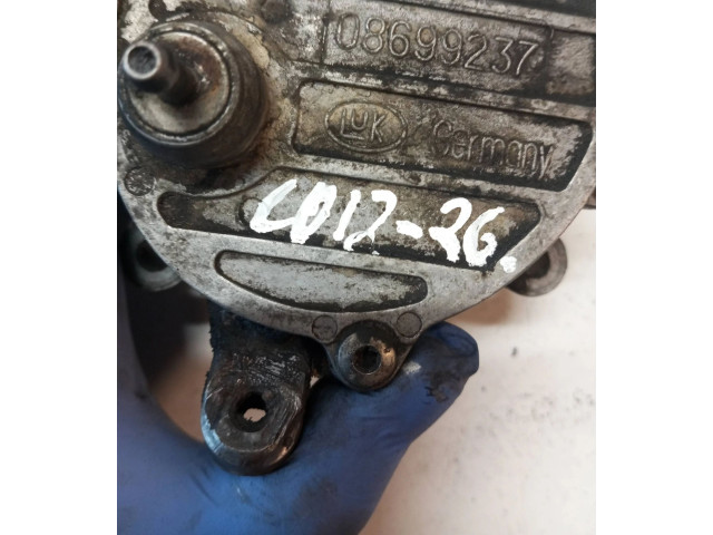 Вакуумный насос 08699237, 30677904   Volvo XC90