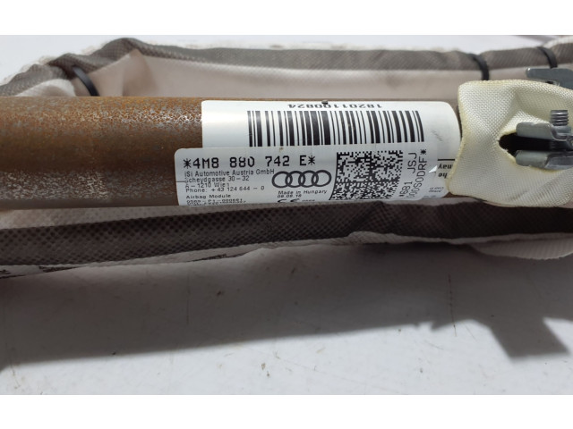 Боковая подушка безопасности 4M8880742E   Audi Q8