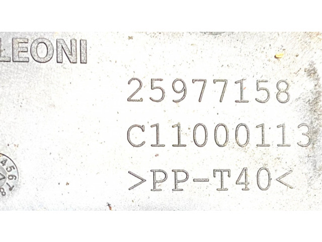 Крышка блока предохранителей 25977158, C11000113   Chevrolet Volt I    