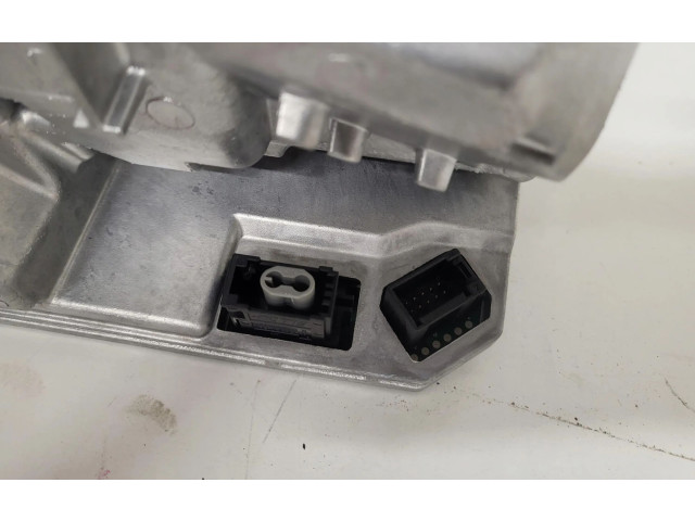 Дисплей       Audi e-tron