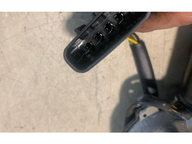 Моторчик дворников 93390344, 06270045 Opel Meriva A