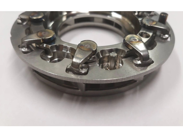 Turbodmychadlo Турбина 54389700005 Nissan X-Trail T32