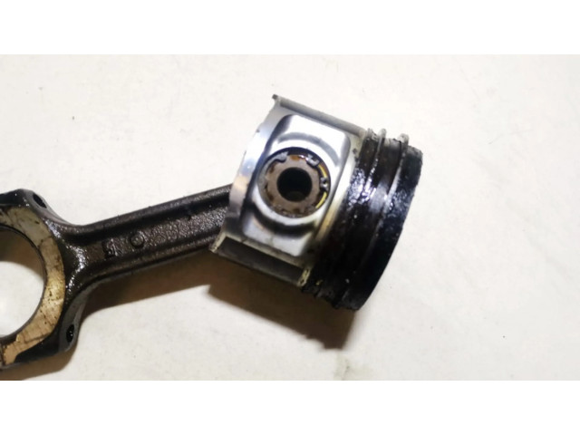 Поршень с шатуном Alfa Romeo 166 для дизельного двигателя 2.4