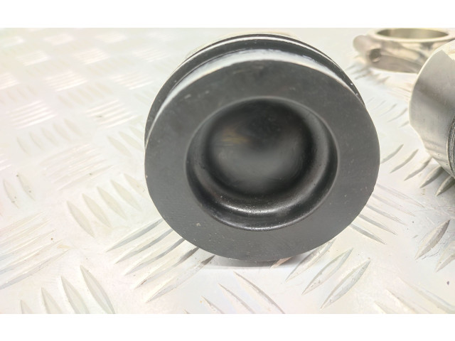  Поршень с шатуном Cxx ckf  Skoda Octavia Mk3 (5E)  