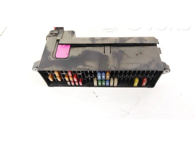 Блок предохранителей Volkswagen Golf Plus