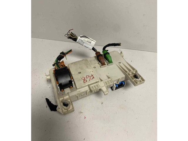 Блок предохранителей 30765471, 00039941 Volvo C30