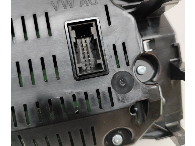 Přístrojová deska  Volkswagen T-Roc 2023 2GJ920310B  