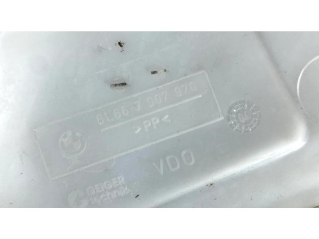 Бачок оконной жидкости    