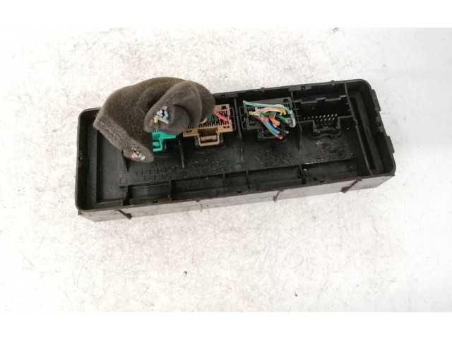 Pojistková skříňka 13582897, 13582897 Chevrolet Cruze 2012