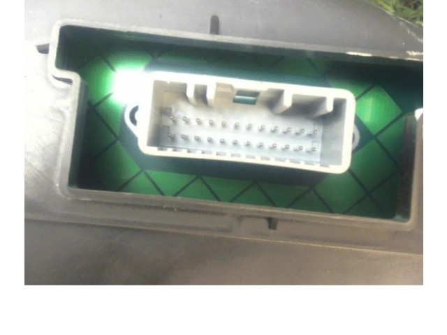 Přístrojová deska  Renault Clio III 2009 8201060289, 8201060289  