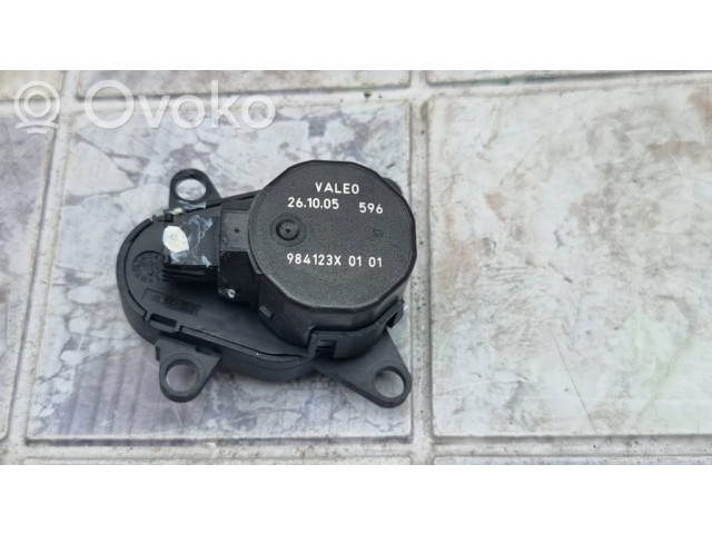 Двигатель задвижки потока воздуха