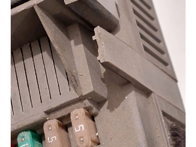 Pojistková skříňka 8200283811, 8200368381 Renault Espace IV 2005