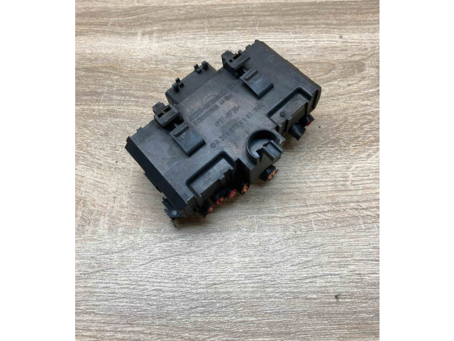Pojistková skříňka A2035450803 Mercedes-Benz C W203 2000
