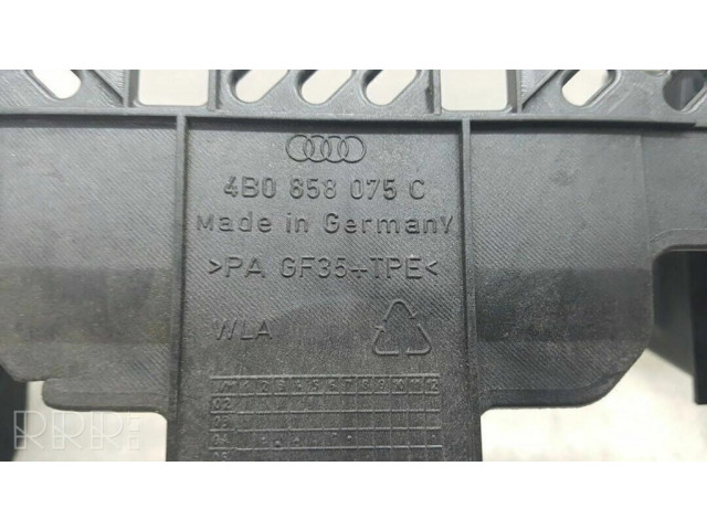 Другая деталь салона