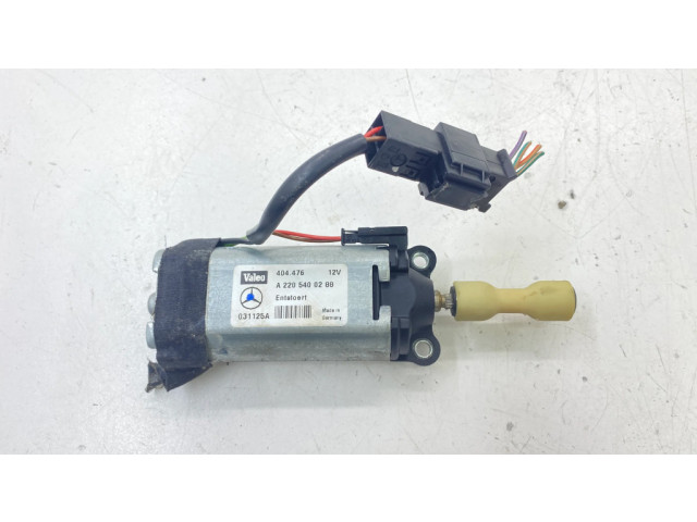 Электрический двигатель для регулировки положения руля