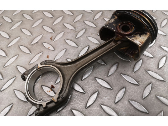 Píst 04EC Audi A1 CPTA