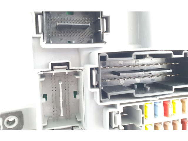 Блок предохранителей 00519383520   Opel Combo D    