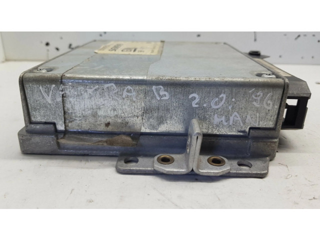 Řídící jednotka 90464731, nr1758 Opel Vectra B 1998