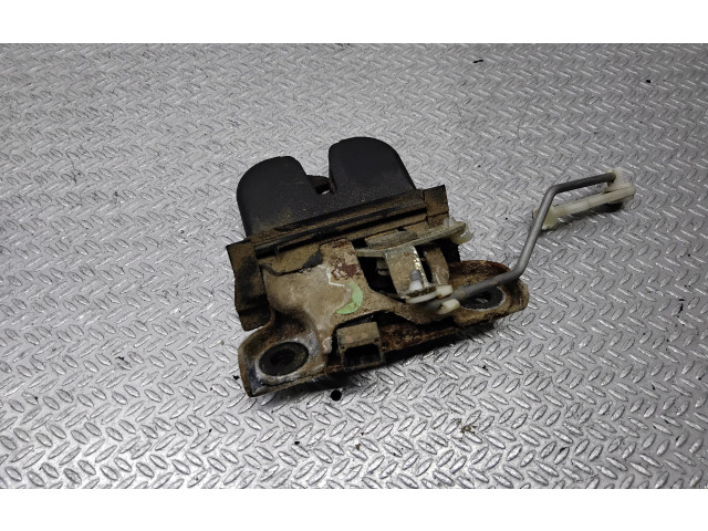 Замок багажника 8L0827520C Audi A3 S3 8L 1996 - 2003 года