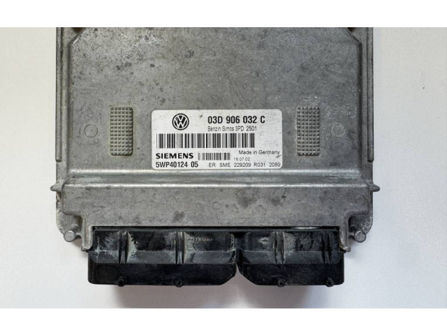 Блок управления двигателя 03D906032C, 5WP4012405 Skoda Fabia Mk2 (5J)
