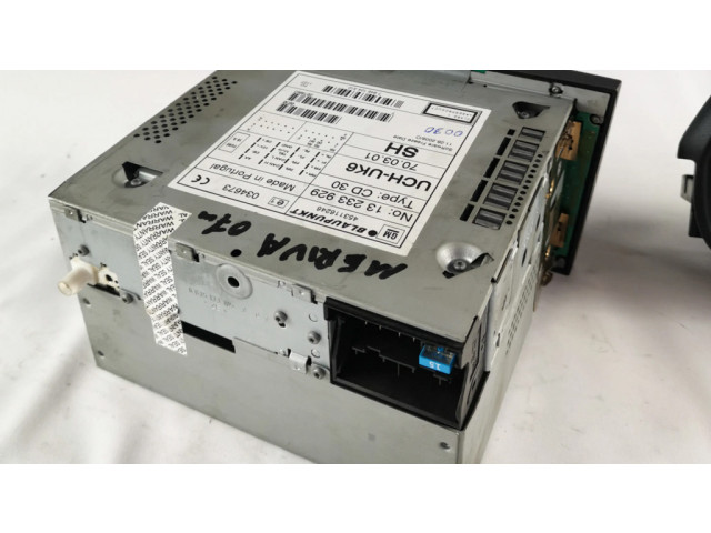 Радио/ проигрыватель CD/DVD / навигация